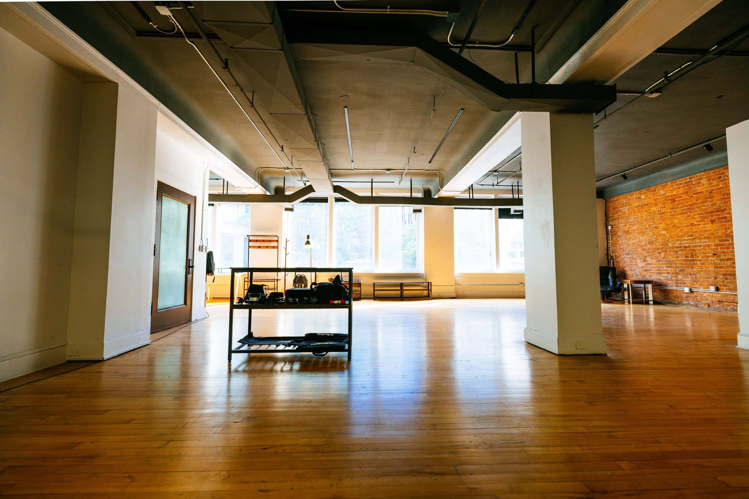 Seamless, toward the lounge